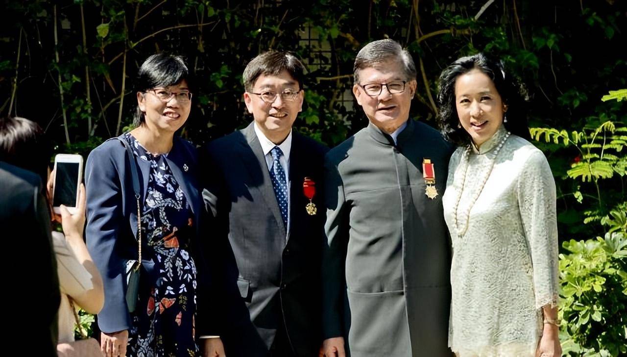 64岁朱玲玲再当奶奶,儿媳生娃奖励过亿元,模样很像郭晶晶_罗康瑞_儿子