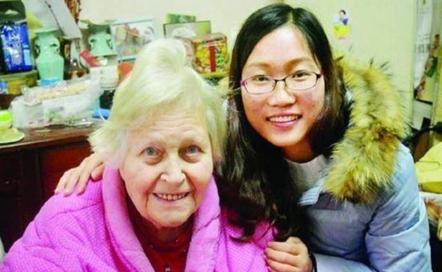 在此刻,雪莉·伍德也终于想好了自己的中文名字——吴雪莉,这个陪伴