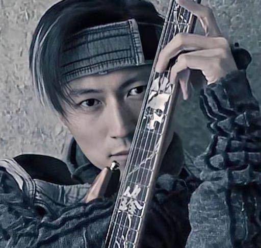 黄种人也是谢霆锋非常有代表的一首歌曲,曾经在内地非常火爆,也是