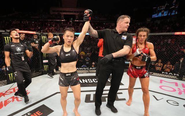 两连败到转身拳ko乔安娜 张伟丽归来再冲击金腰带_罗斯_挑战_卡拉