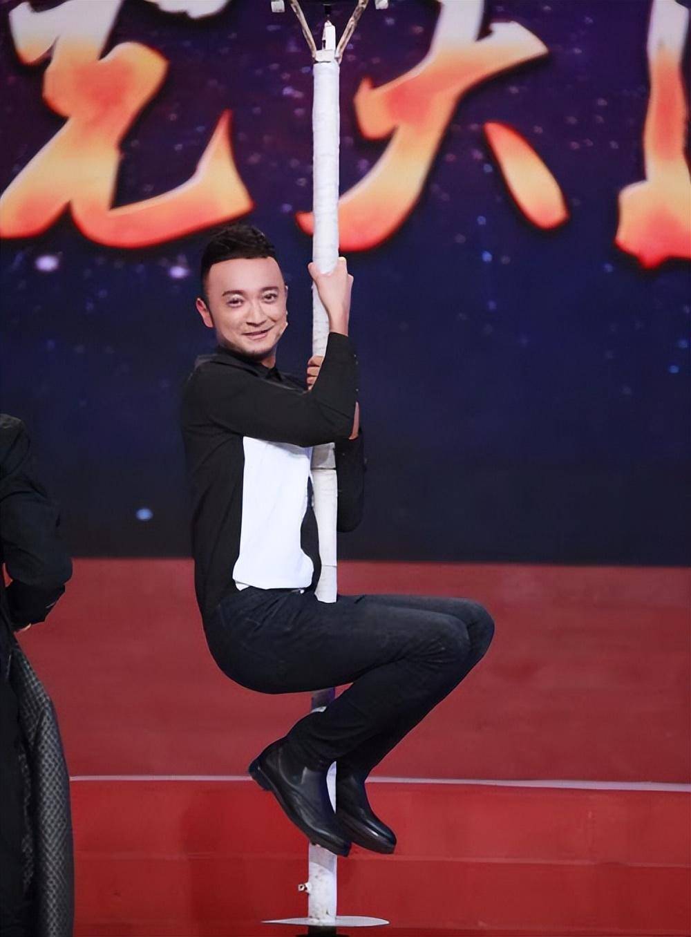 尼格买提:主持8次春晚,事业有成,老婆新疆美女,结婚9年无子_机会_女孩