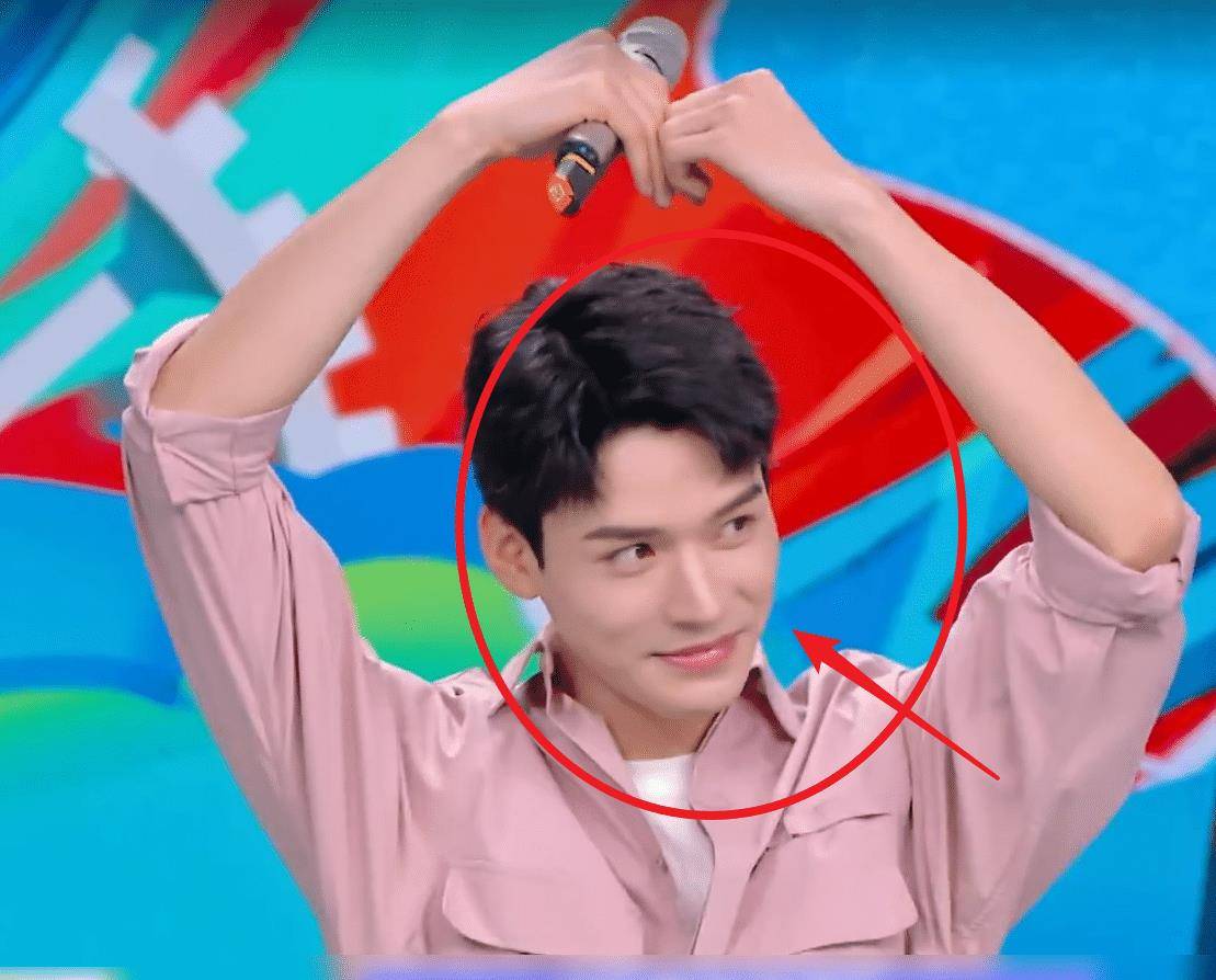 《快本》下期龚俊自曝镜头多,疑似内涵王牌6,两档节目高下立见_张哲瀚