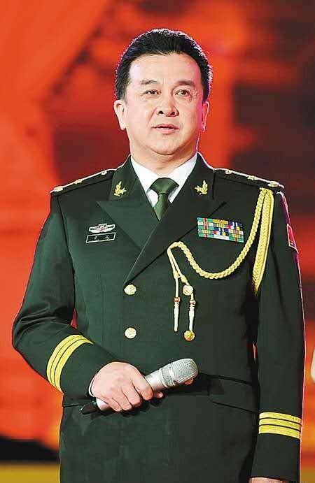 《巧奔妙逃》演员怎么样了,黄宏成陆军少将,而他是三毛的兄弟_赵亮