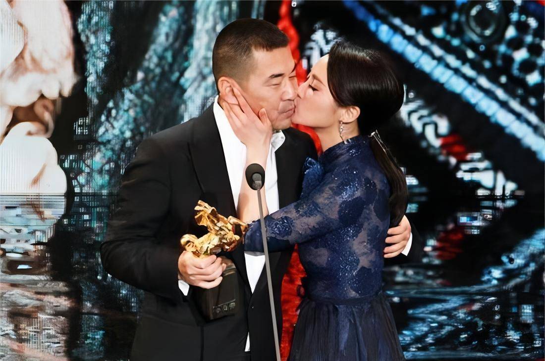 陈建斌:硬吃吴越5年软饭,火后与小5岁新欢生2娃,旧爱单身至今_蒋勤勤