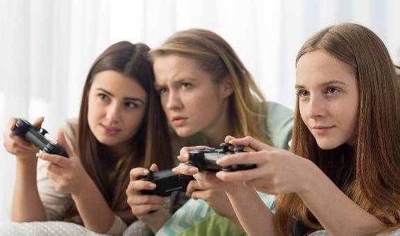 女孩身上有这3个表现,证明一件事:初潮快要来了_月经_孩子_变化