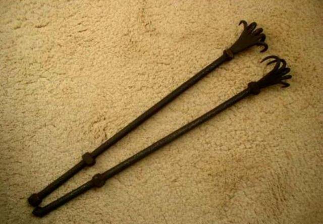 《鬼吹灯龙岭迷窟》硬知识,摸金校尉不好当,35件装备凑齐再说_工具