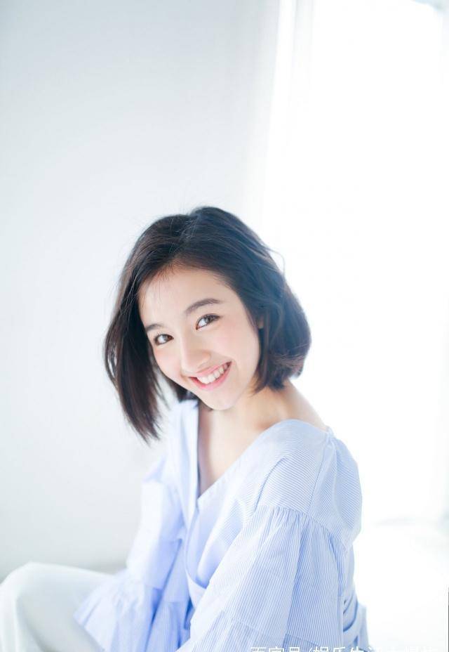 李兰迪晒美照却被吐槽,眼线和刘海让粉丝很无奈!