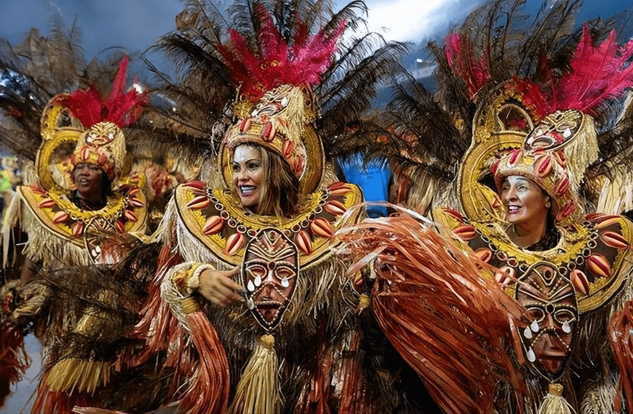 巴西人到底有多放得开,看完当地的习俗,游客表示:太开放了_美女_风俗