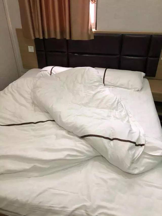 2.情人节过后,满房狼藉,你考虑过宾馆服务员的感受吗?