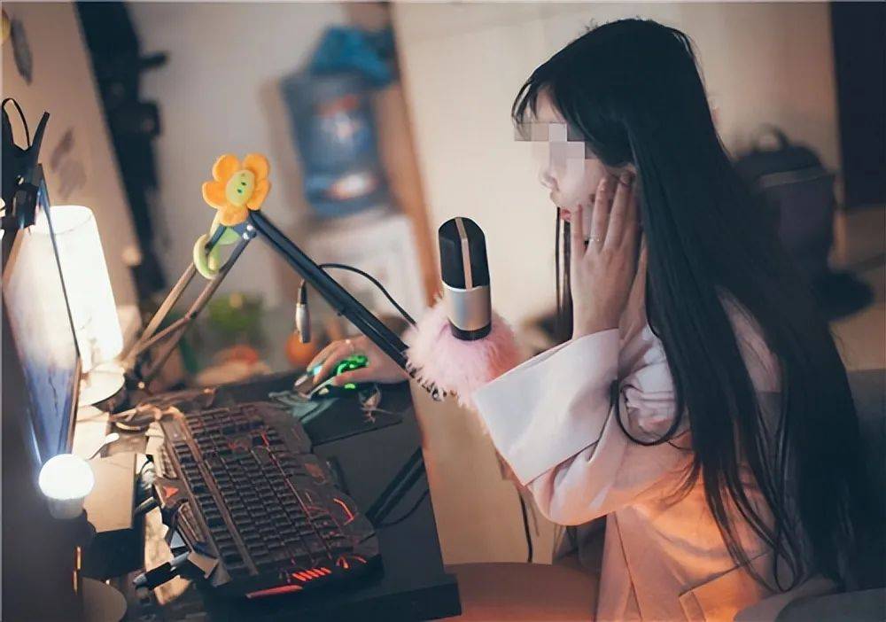 上海"女主播"事件回顾:大明星裸替,拍10部视频,获利3万被抓_丽丽_直播