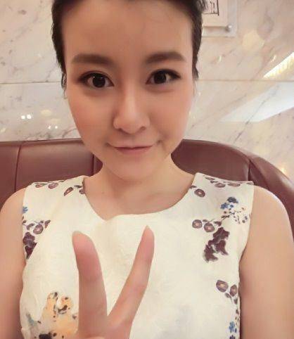 黄宏52岁妻子段小洁近照曝光气质优雅曾创作《超生游击队》_角色_小品