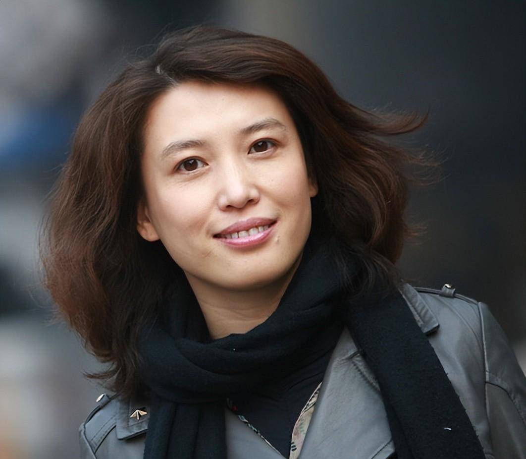 陈晓楠近照:低调的美丽!