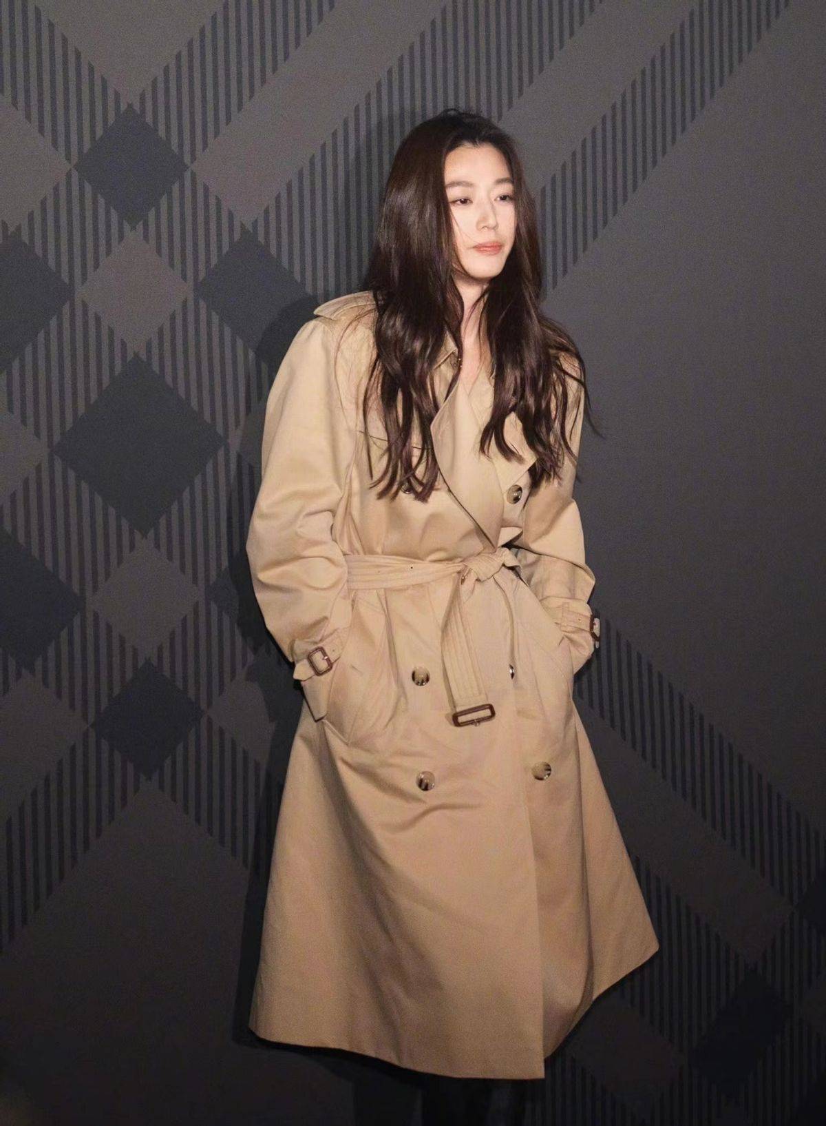 41岁全智贤时装周生图曝光!