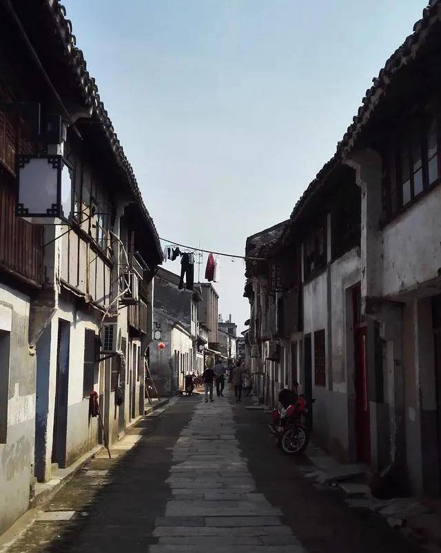 《满江红》的热映把无锡市宜兴周铁镇推到了人们视野里成了打卡地