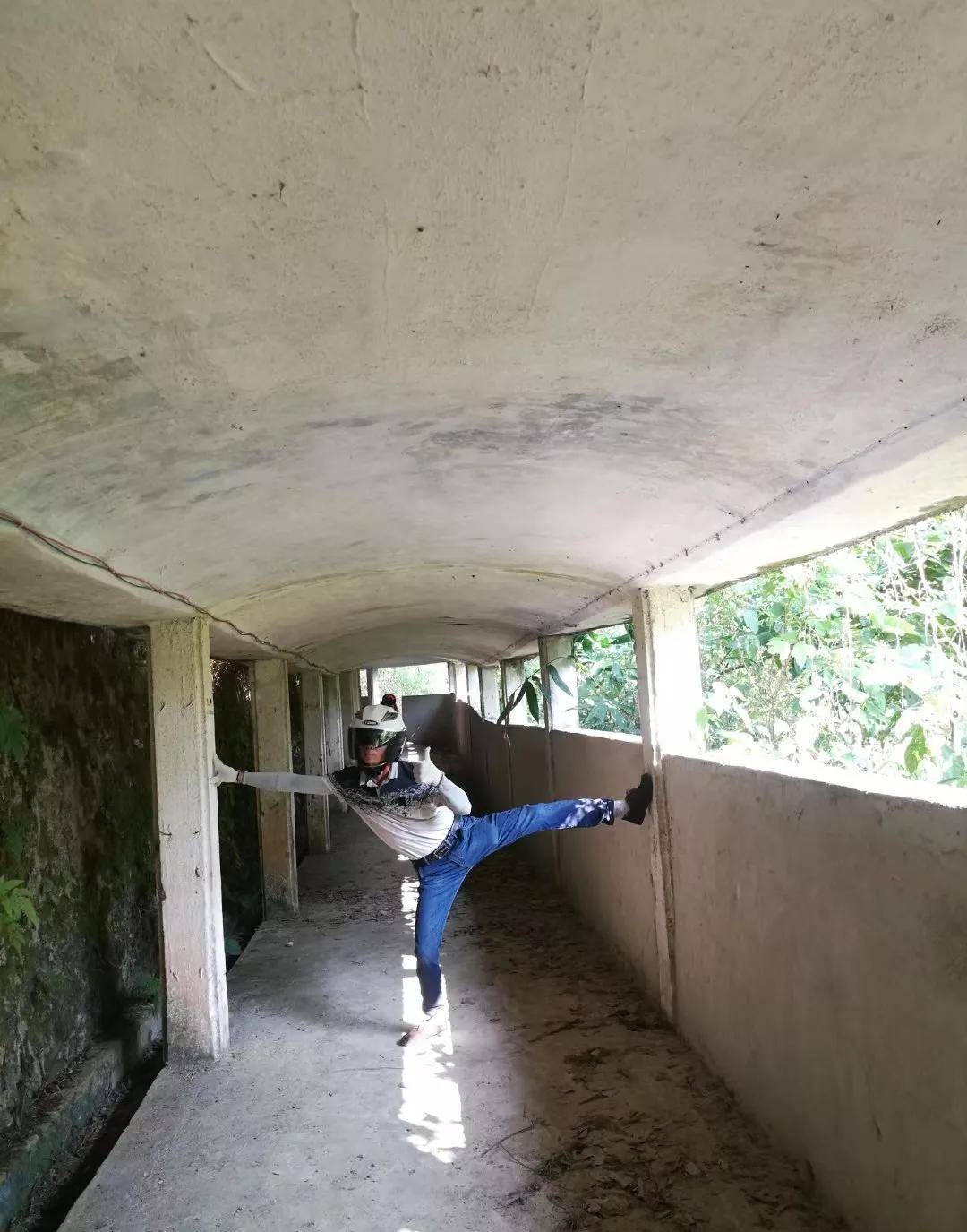 一个有顺风耳有千里眼有小瀑布的地方叫马吊尿_军营_森林_探险