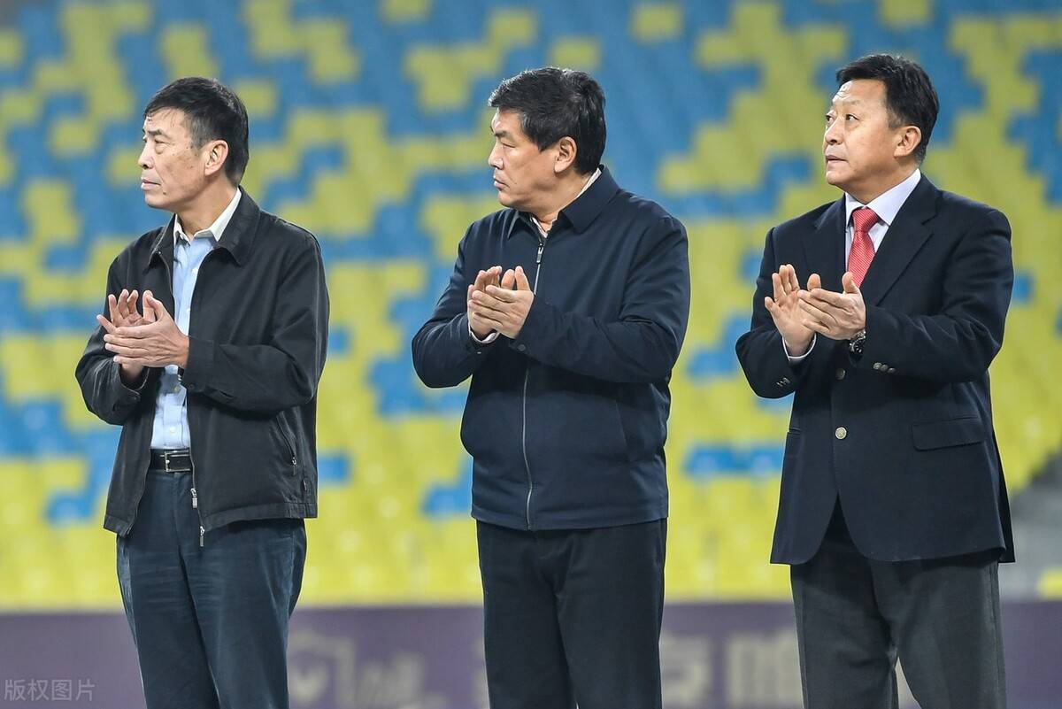 杜兆才被传跑路落网!足球报深夜10点辟谣:他已全面接管足协_搜狐网