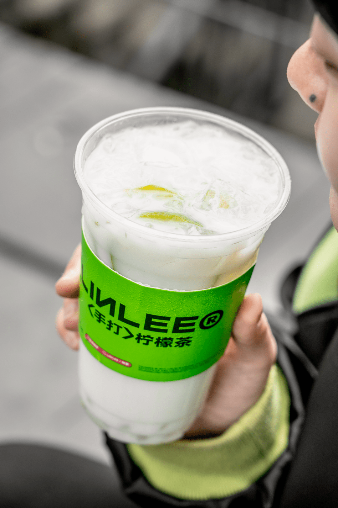 加入了椰浆的柠檬茶,多了一丝热带气息,清新又甜美.