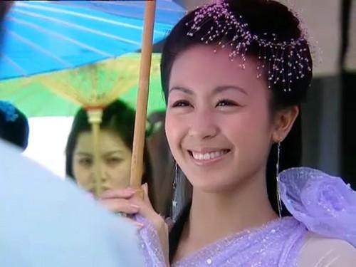 唐宁她的代表作品有《大唐双龙传》,《天赐良儿》,《兰花劫》,《天涯