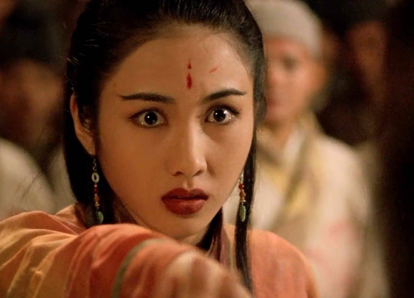 《魔教教主》那一眸后影迷苦等30年 奈何经典影片只能往事随风