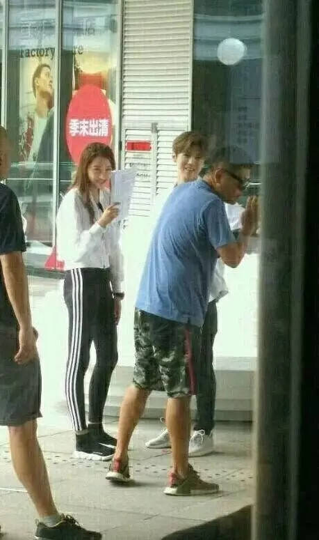 鹿晗偷偷爱着关晓彤的细节那么多,应该一早发现才对呀_祝福_生日_网友