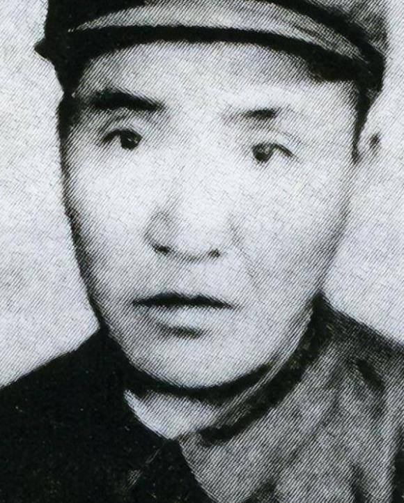 63年,首长去内蒙视察,发现流浪汉,竟是牺牲12年战友,一等功臣_余水林