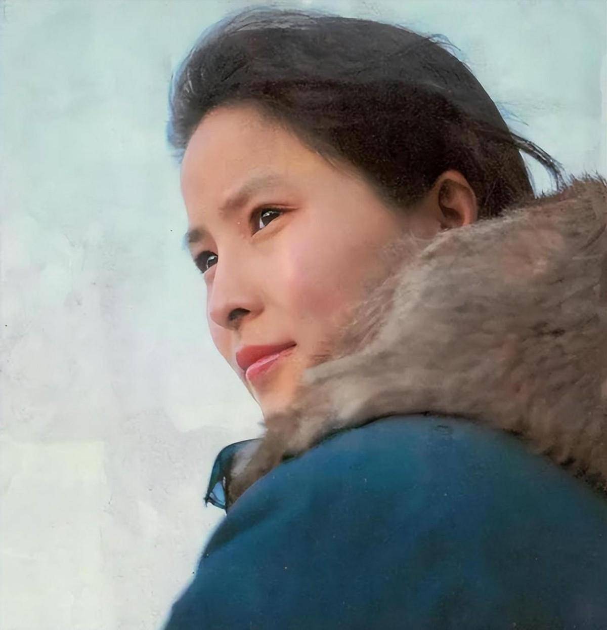 李玲抱着试一试的想法参加了演员选拔,却意外获得了扮演芭蕾舞演员"于