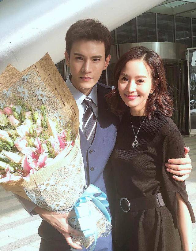 他28岁娶34岁二婚的杜冰雁,今新剧调戏张钧甯上瘾,演技大爆发!