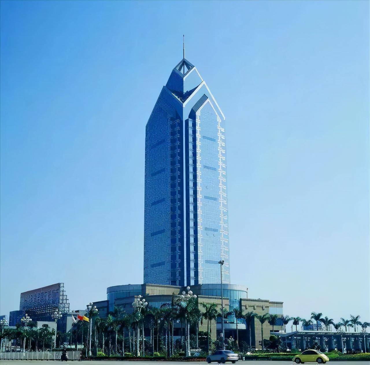 广州番禺现巨型"蟑螂",网民纷纷打卡_黄石_中银大厦_回应