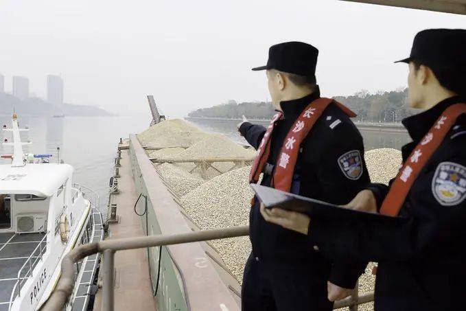 长沙市公安局治安支队水警大队:乘风破浪 守护"一江两河"平安