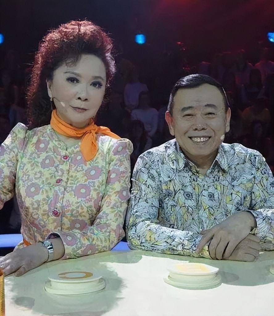 蔡明儿子丁丁:36岁仍未婚无子女,是蔡明的骄傲也是她的心病_丁秋星