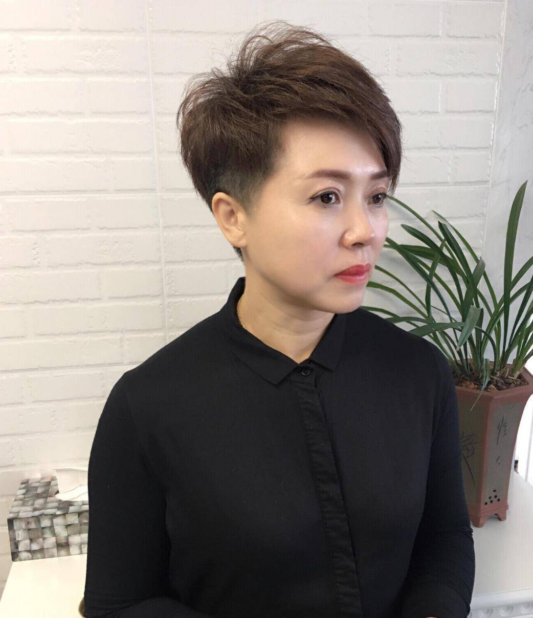 中年女性刘海发型图片图片
