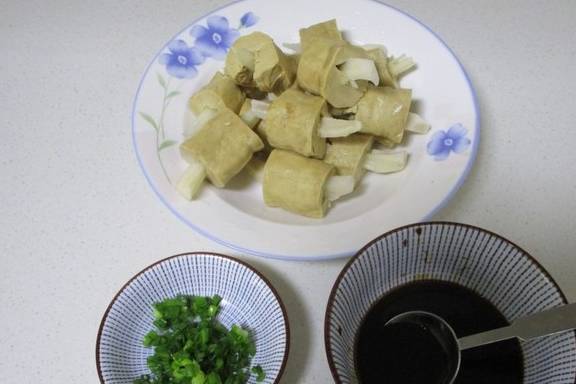 这道菜虽为全素的，但比肉还要好吃，酸酸甜甜多吃了也不怕长肉(图2)