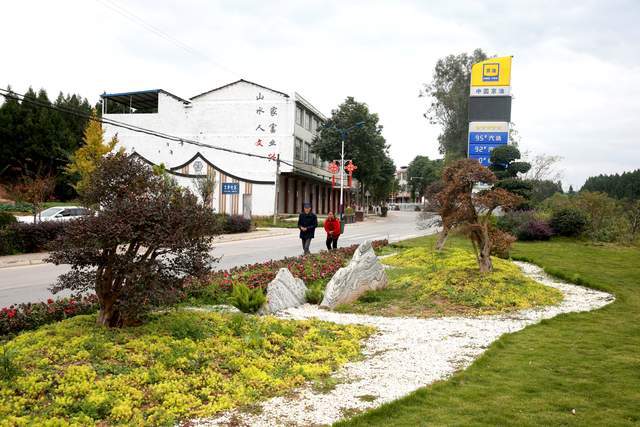 文兴镇地处四川省绵阳市梓潼县东大门,国道347线穿境而过,距县城32