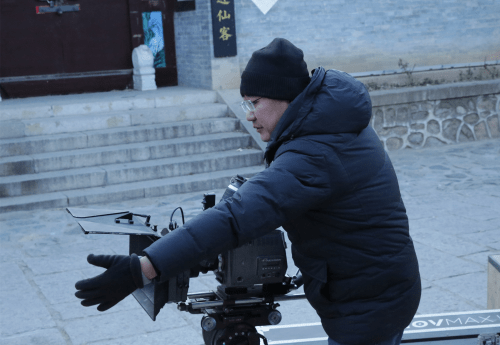 电影《开心过大年》使用了世界顶级潘那维申摄影机拍摄_贺岁_影片