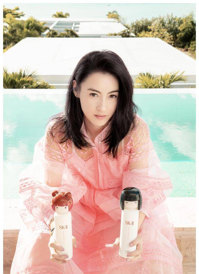 张柏芝再现惊艳颜值,白色卫衣愈发清新自然,瞬间减龄不少_效果_颜色