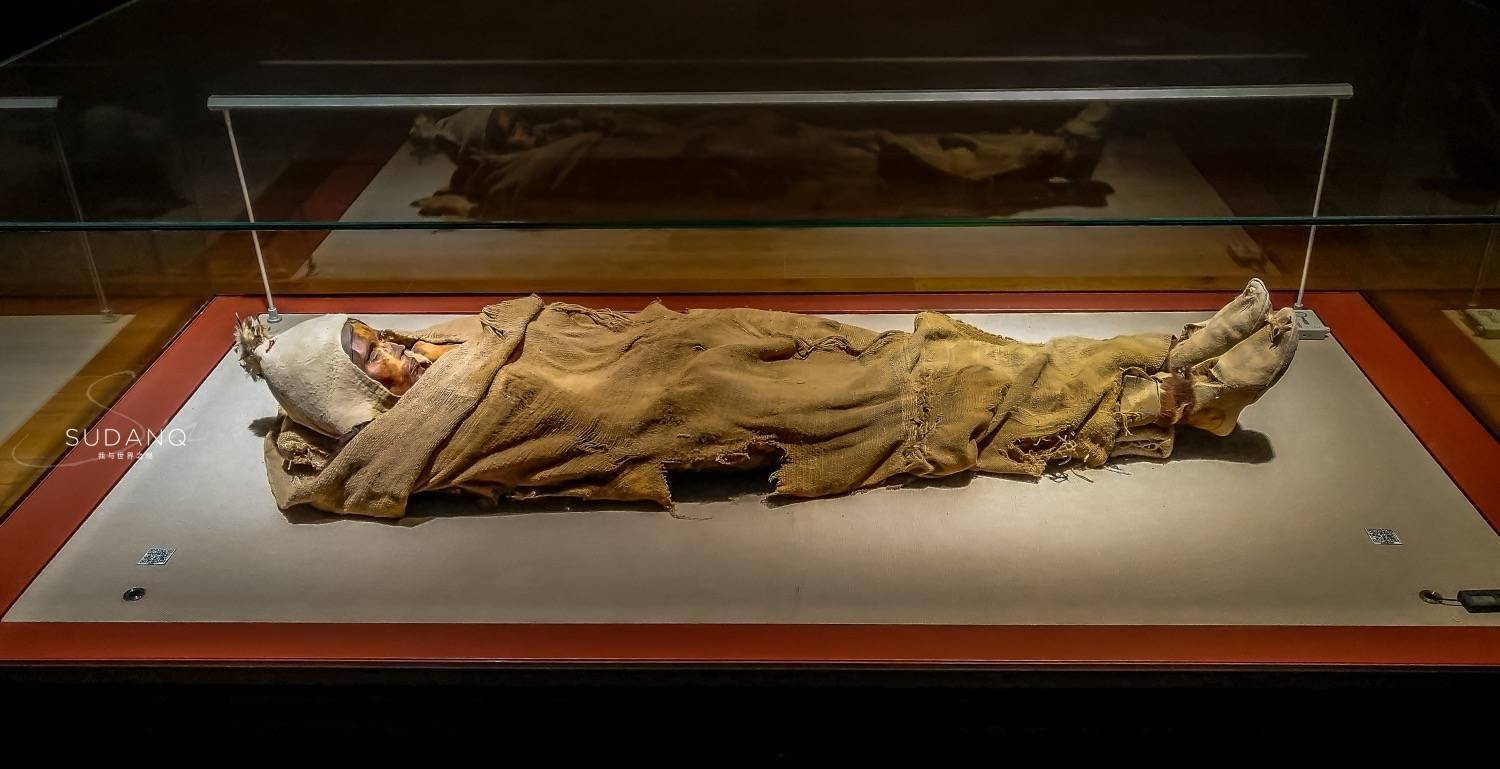消失了1500年的古城重现天日,专家发现千年女尸,腹中还有婴儿