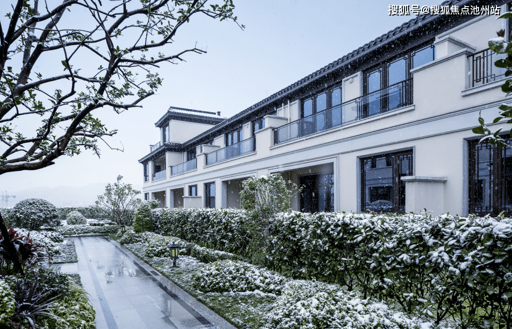 杭州临安湖光山社售楼处电话400-100-1299 转 8888丨湖光山社售楼处24