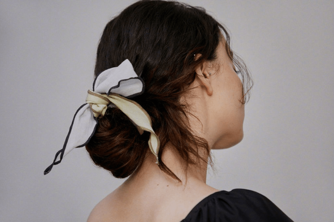 头发少也不怕!明星都在用的4个丝巾编发教程,超适合日常造型