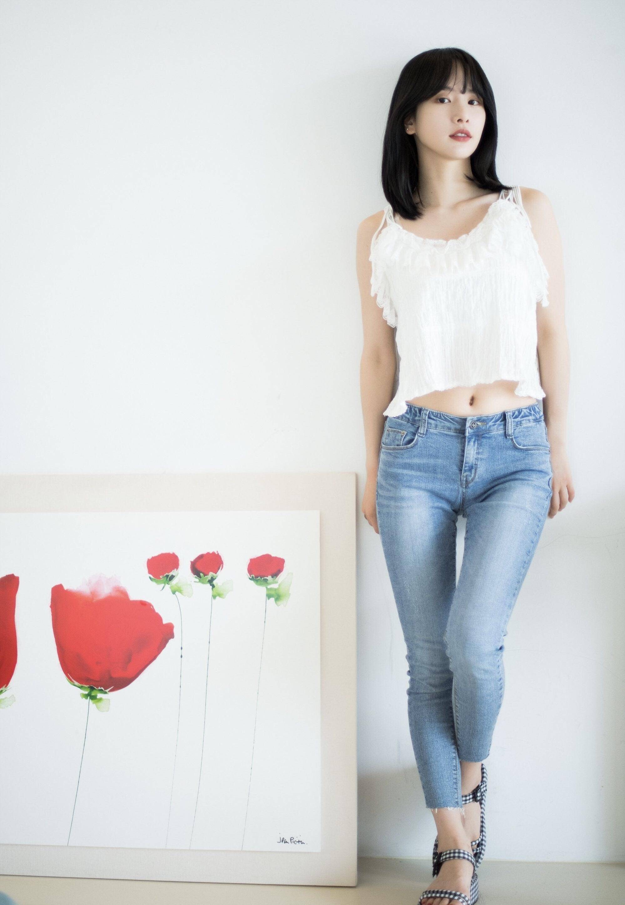 足够美丽的金炫廷国外女歌手,女子演唱组合宇宙少女成员.