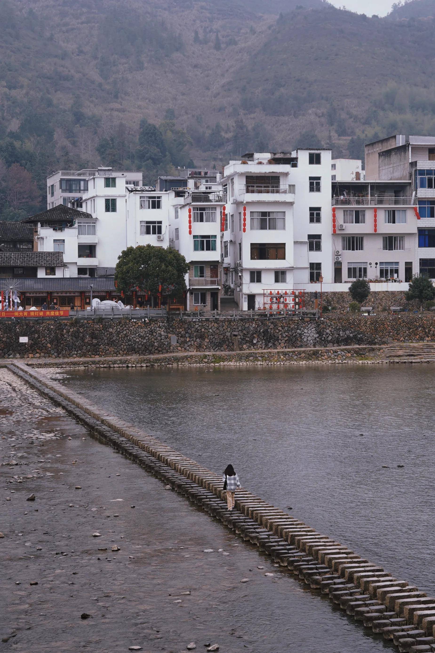 这段舞蹈的灵感就源于浙江省温州市泰顺县仕阳镇仕水