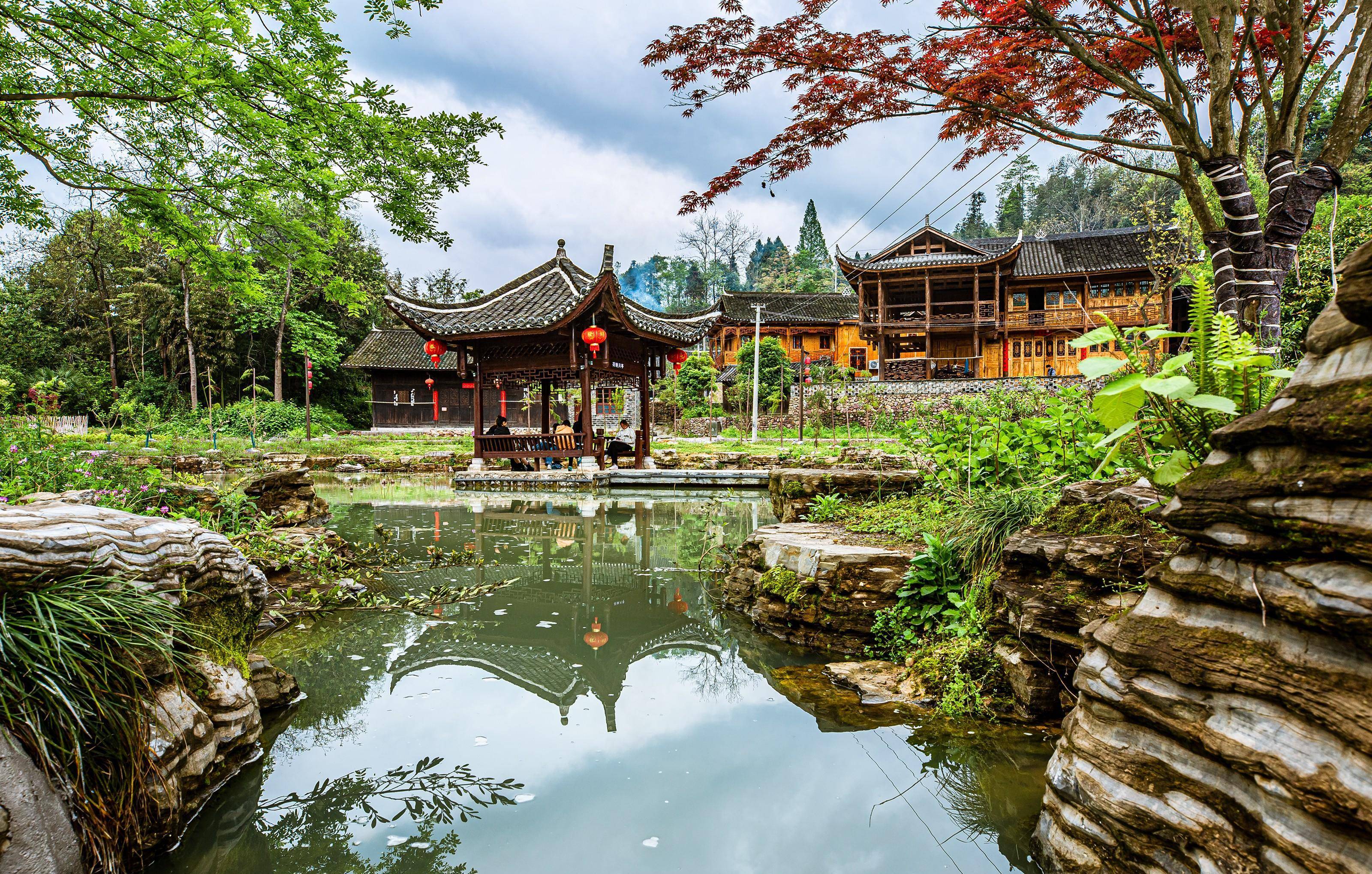 湖南龙山:美丽神奇的惹巴拉古寨,来了就不想走