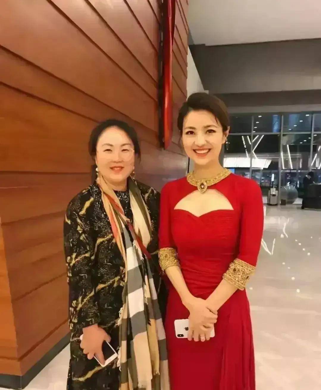 撒贝宁"前女友"涂经纬太美了,天使面容,魔鬼身材,美过明星!