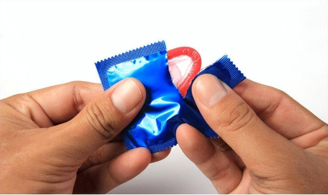 避孕套前面的尖尖有啥用?关于避孕套的这些知识,男女都该了解下_女性_