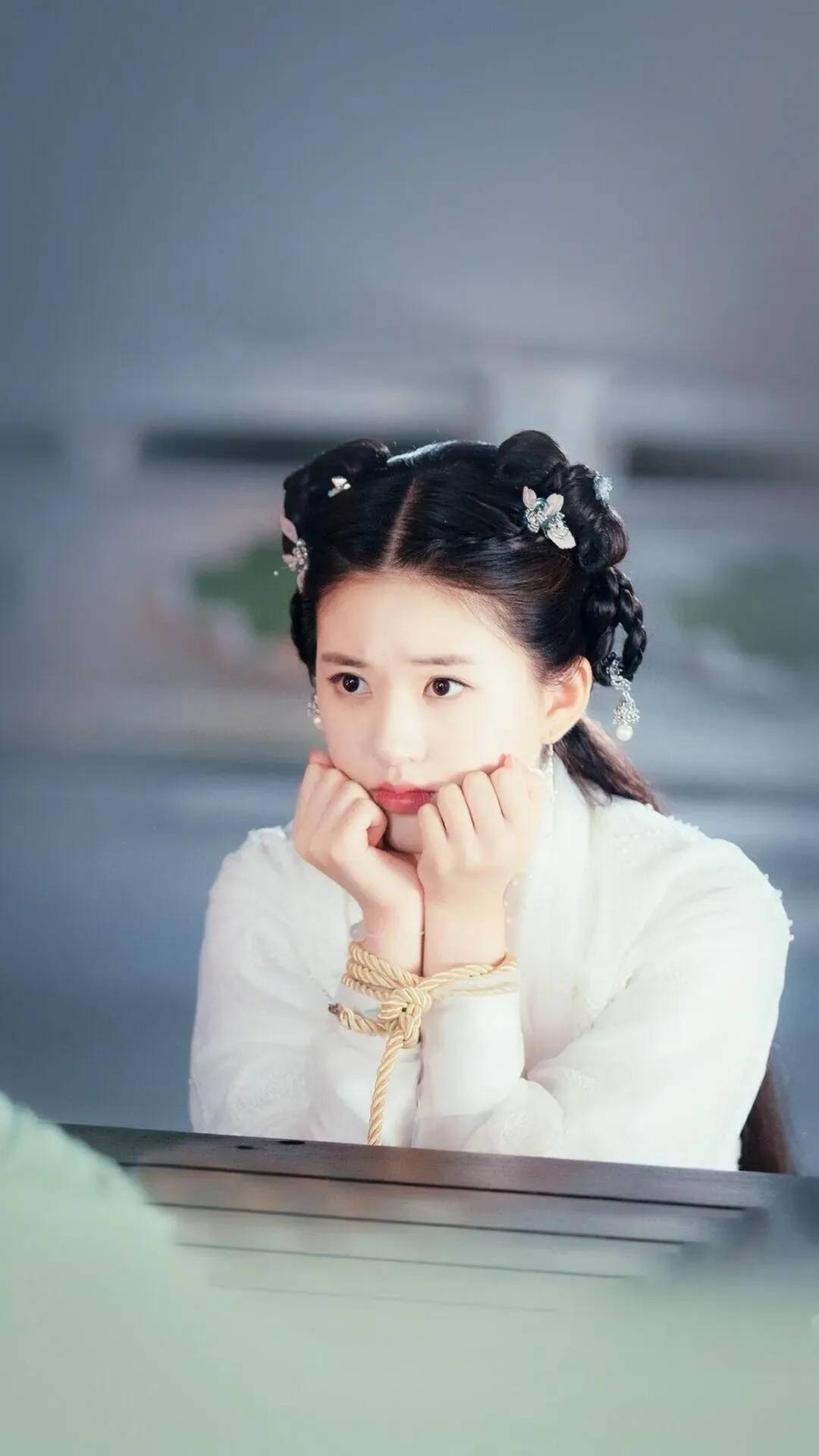 这位女演员被中央电视台批评为文化薄弱,被骂"文盲"工作不专业_赵露思