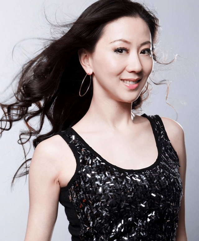 "人体模特"汤加丽:和丈夫离婚,被父母嫌弃,如今46岁仍单身_沈东正