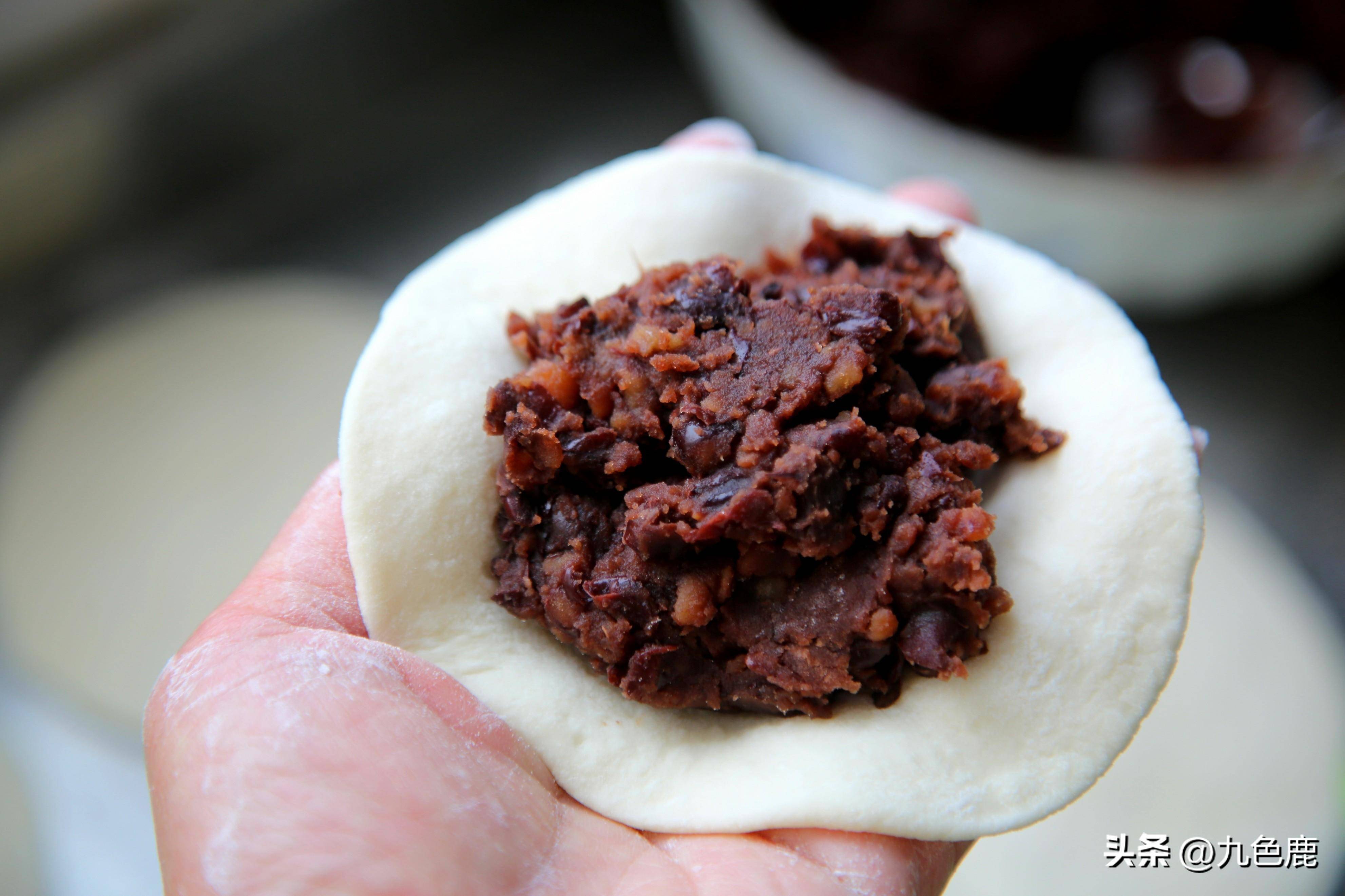 山东人过年必做豆沙包,这豆沙馅和买的不一样,团团圆圆蒸蒸日上_时间