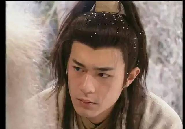 五位演过"杨过"的男性,只有第五个在演杨过,其余都在模仿