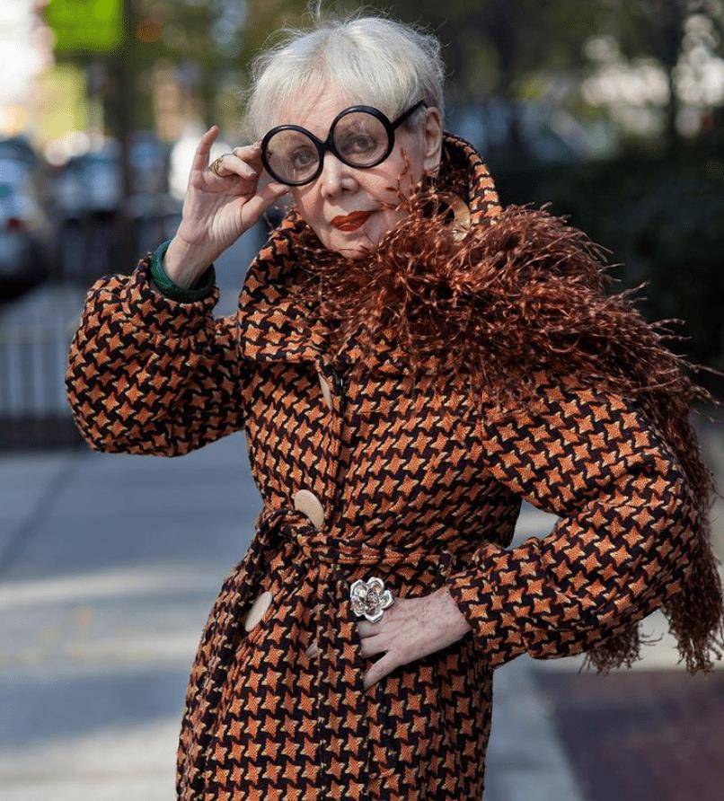 这群60 "上海奶奶"凭街拍火了,头发花白却依旧时髦,真优雅 _时尚_舞儿