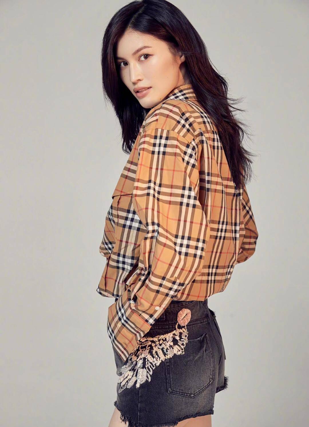 图集:职业模特写真,如花似玉的骨美秀,何穗_勾人_面孔_身材