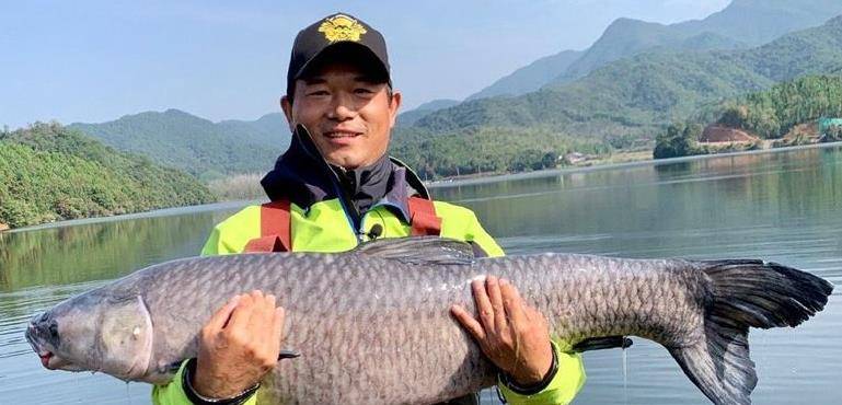 中国钓鱼王:天元邓刚,放弃20万年薪,只为完成自己的钓鱼梦_视频_直播